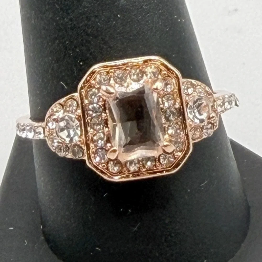 Rose Gold Tone Halo Ring Peach Glass Stone Stainless Steel Size‎ 10.5